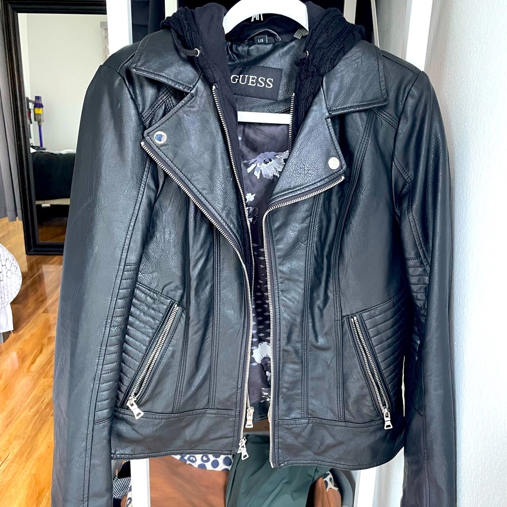 Guess -Women’s Faux Leather Jacket w/detachable hood.Excellent Condition. Size L